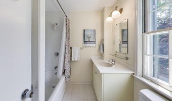 4238 50TH St NW, Washington, DC 20016