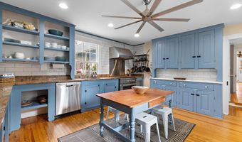 123 CORAL St, Beach Haven, NJ 08008