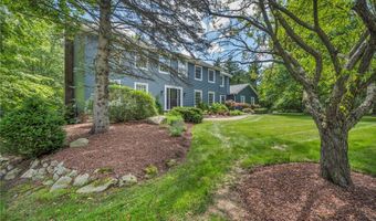 561 Willard Rd, Aurora, OH 44202