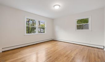 20 Dogwood Dr, Allendale, NJ 07401