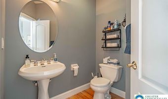 6958 Lehigh Ct, Allentown, PA 18106