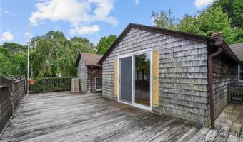 26 Thomas St, Charlestown, RI 02813