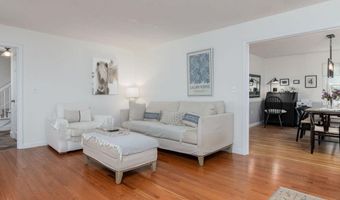 10 Greenbriar Ln, Amherst, NH 03031