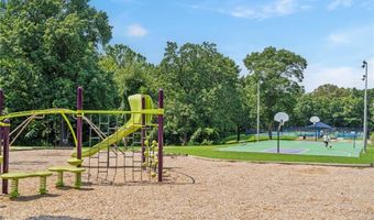 19 Fountainhall Ln, Bella Vista, AR 72715