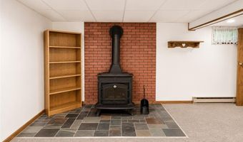 32 W Sylvan Dr, Allen, PA 18067