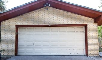 1204 Live Oak Dr, Alice, TX 78332