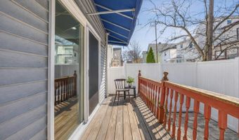28 Willow St, Bayonne, NJ 07002