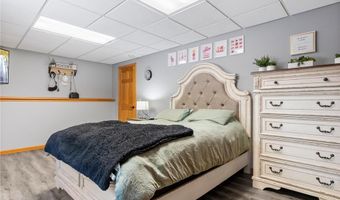 1109 Lakeview Ave, Alexandria, MN 56308