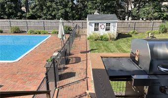 4 Norton Dr, Cumberland, RI 02864