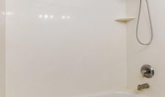 573 Raven Way Apt B, Chubbuck, ID 83202