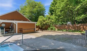 250 Whipple Ave, Burrillville, RI 02858