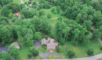 192 Lakeshore Dr, Albany, KY 42602