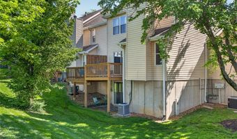 1003 Pocono Trl, Ballwin, MO 63021