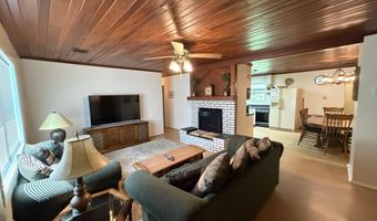 379 Lakepoint Rd, Alford, FL 32420