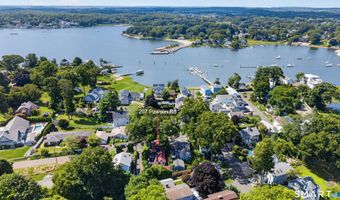 207 Pawson Rd, Branford, CT 06405