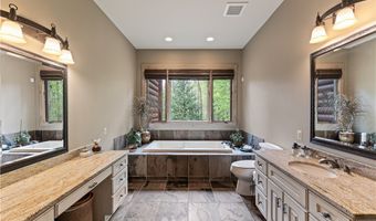 805 Cascades Dr, Aurora, OH 44202