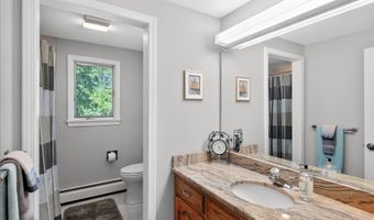 5 Shingle Mill Dr, Canton, CT 06019