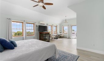 27 Ocean View Dr, Middletown, RI 02842
