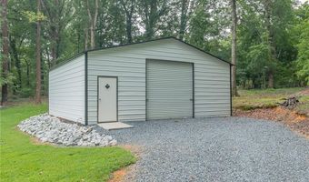 646 Hawthorne Dr, Asheboro, NC 27205