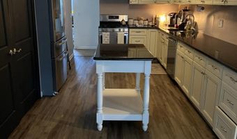 185 Harbor Inn Rd, Bayville, NJ 08721