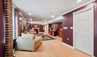 28 Pond View Cir, Barnegat, NJ 08005