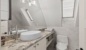 50 Lee Ave, Newport, RI 02840