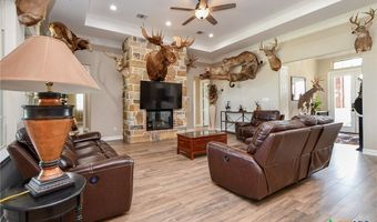 1093 Sunderman Rd, Alleyton, TX 78935