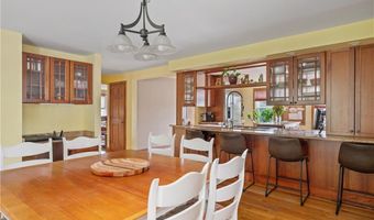 18 Valley Stream Dr, Cumberland, RI 02864