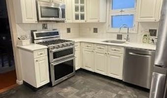 172 W 24TH St 2 Rear, Bayonne, NJ 07002