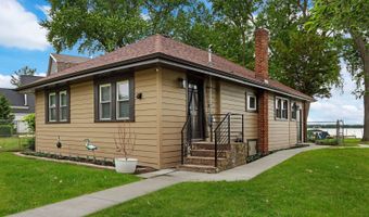 39225 N Shore Ave, Antioch, IL 60002