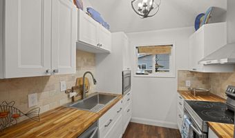 111 S DOLPHIN St, Rockaway Beach, OR 97136