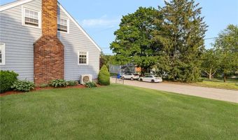 1 Adelaide Ave, Bristol, RI 02809