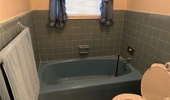 1202 Fairhaven Dr, Anderson, SC 29626