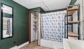 62 Center St, Amsterdam, NY 12010
