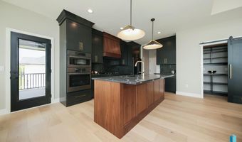 1005 S Haley Ave, Brandon, SD 57005