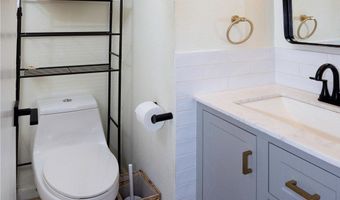 1617 Clark St 404, Honolulu, HI 96822