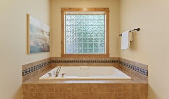 60826 Goldenwood Loop, Bend, OR 97702