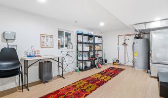 5619 OAKMONT Ave, Bethesda, MD 20817