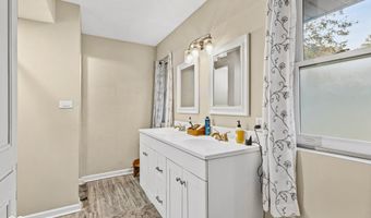 34 Colony Rd, Anderson, IN 46011