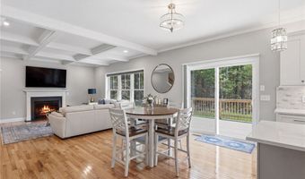 1 Cassidy Trl, Coventry, RI 02816