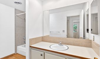 14775 NW OAKHILLS Dr, Beaverton, OR 97006