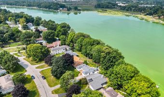 2323 PALISADES Dr, Appleton, WI 54915
