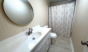 493 Mcduff Dr, Alford, FL 32420