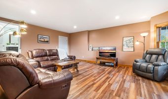 147 Fairway Dr, Auburn, ME 04210