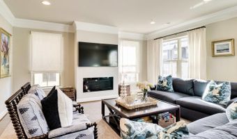 1318 S QUINN St, Arlington, VA 22204