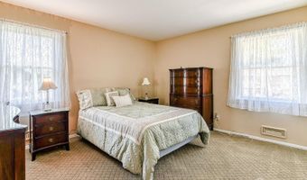 10 Janet Ct, Milltown, NJ 08850