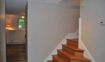 43 Camelot Dr, Bedford, NH 03110
