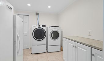 210 Coolidge Ave, Absecon, NJ 08201