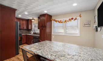 6 Eldorado Dr, Johnston, RI 02919