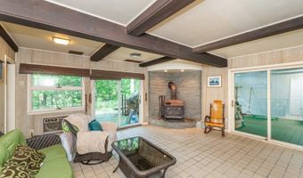 40 Brighton Rd, Andover, NJ 07821